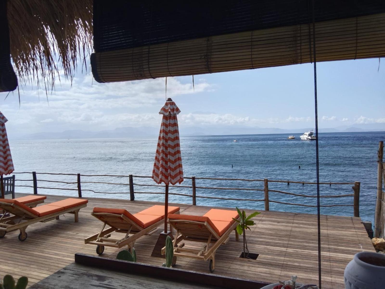 Vns Beachfront Guesthouse Ped Экстерьер фото